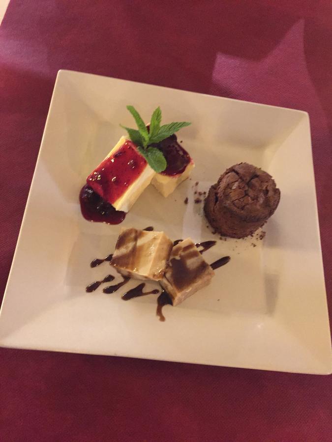 Hotel Restaurante Las Galias Zuera Eksteriør billede